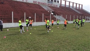 Após primeira derrota na Taça FPF, Maringá FC encara o Foz do Iguaçu